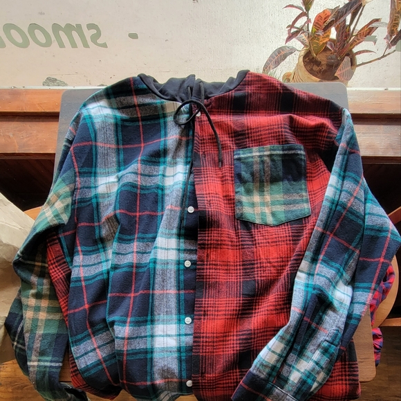 4 - Button ups - Picture 5 of 8